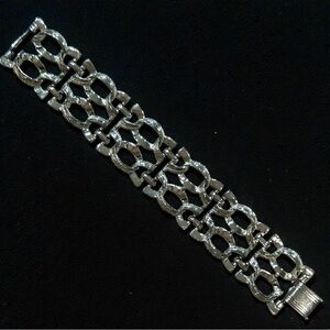 Coro VINTAGE Signed Silvertone Wide Open‎ Link Bracelet